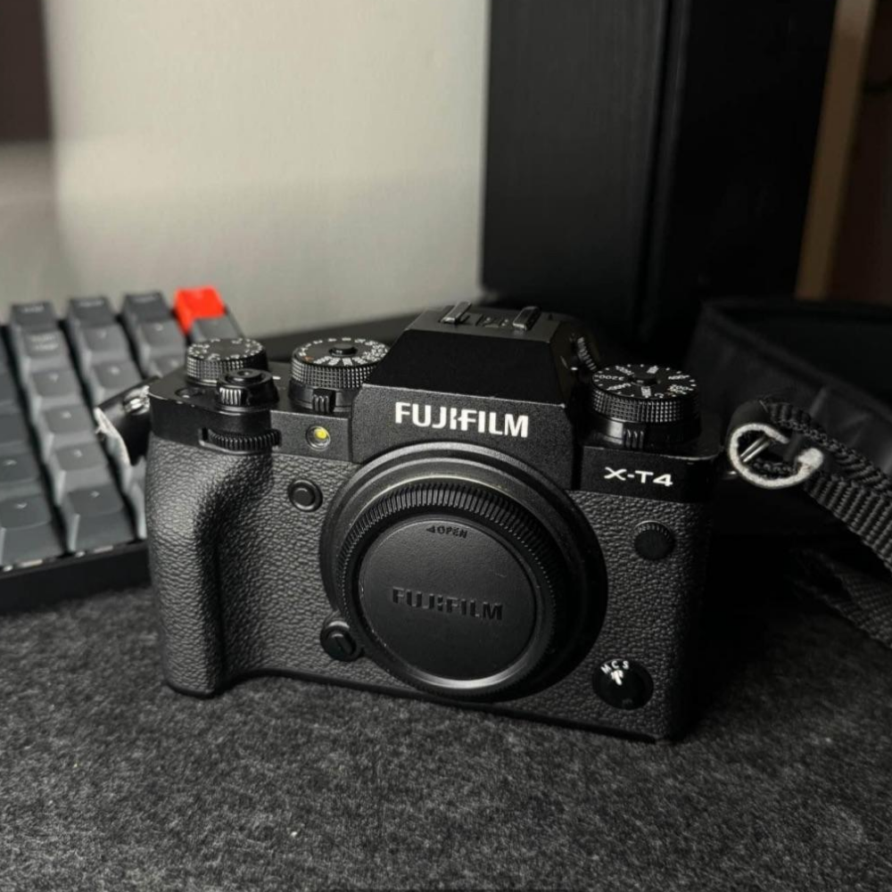 FUJIFILM X-T4 (Occasion) – Mirrorless Camera